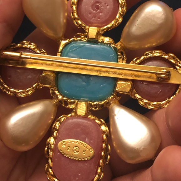 Vintage Chanel Griproix Pin - Picture 3 of 8